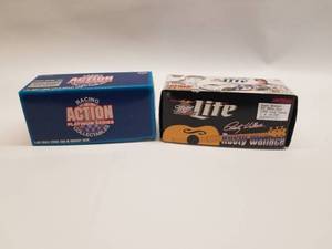 lot 14 image: Bobby Allison and Rusty Wallace Action diecast race cars 164