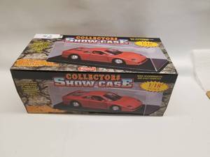 lot 42 image: 118 scale display case