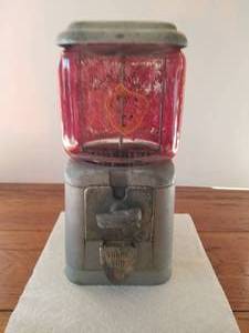 lot 10 image: Vintage Gumball Machine