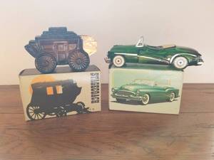 lot 47 image: Avon Stagecoach and 1953 Buick skylark aftershave with boxes