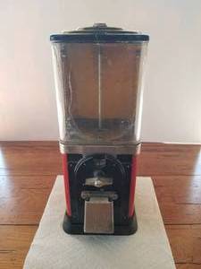 lot 29 image: Vintage gumball machine