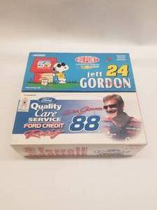 lot 132 image: Jeff Gordon #24 and Dale Jarrett #88 Action diecast race cars 124