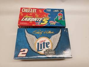 lot 225 image: Terry Labonte #5 and Rusty Wallace #2 diecast collectibles 124