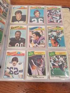 lot 22 image: Binder full of 1977 Topps football cards - 250 cards