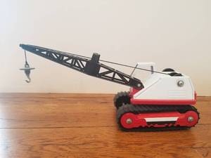 lot 106 image: Tonka  red and white crane
