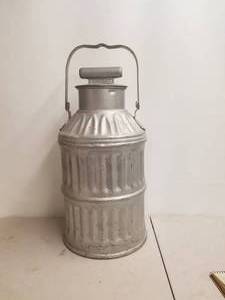 lot 125 image: Vintage metal milk can - 22 inches tall