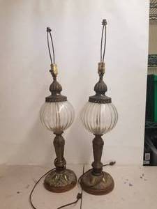 lot 150 image: Vintage pair of Lamps