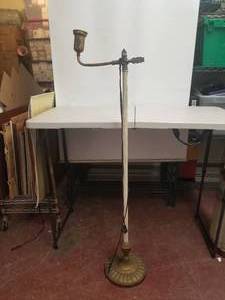 lot 154 image: Vintage floor lamp