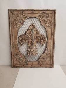 lot 252 image: Metal art wall hanger