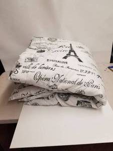 lot 258 image: French themed blanket - believed to be full size