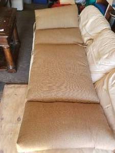 lot 268 image: Lounge chair tanbrown cushion