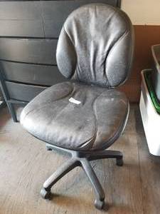 lot 270 image: Office chair