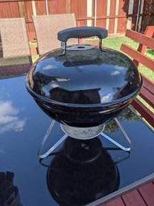 lot 7 image: Weber Small Deck Grill