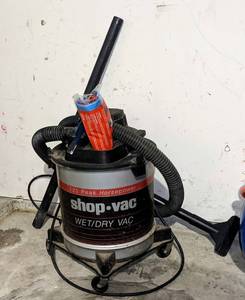 lot 57 image: Shop-Vac WetDry Vac 1.25 Peak Horsepower.
