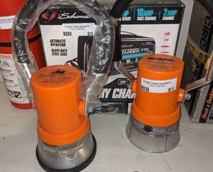 lot 61 image: 2 Trainman Lantern  Model # 992AG. Need Batteries.