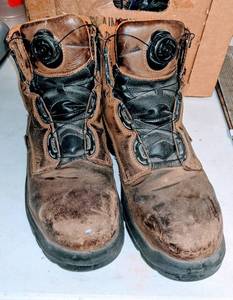lot 76 image: 1 Pair of Mens Red Wing Boots size 11.