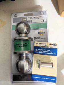 lot 78 image: Defiant Stainless Steel Door Knob and a Wide Angle Door Viewer.