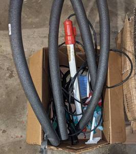 lot 87 image: Box of miscellaneous items.