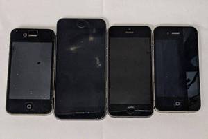 lot 109 image: 4 iphones