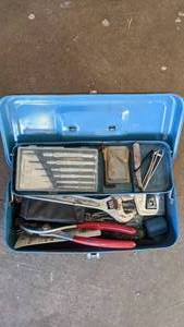 lot 121 image: 11.5 Long Metal Tool Box with tools