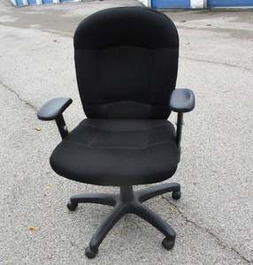 lot 33 image: Nice-Office Chair by Sauder, Very Adjustable, On Casters. Item# 7950869KN, SKU# 784376