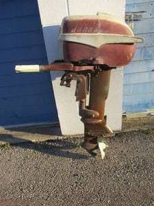 lot 8 image: VINTAGE - JOHNSON SEA-18-HORSE, 18-HORSEPOWER, OUTBOARD MOTOR, LOCKED UP.
