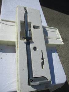 lot 13 image: DAPER-924, 24  60-cm Vertical Height Gauge