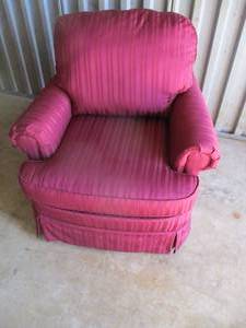 lot 44 image: ROWESTAR FURNITURE Marron Upholstered Parlor Chair