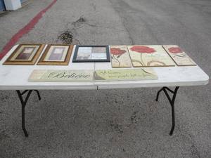 lot 71 image: LOT- Mixed Wall Art Trivets
