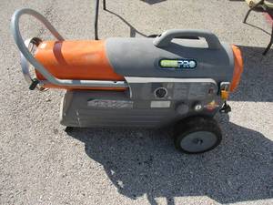lot 81 image: DYNA-GLO DELUX, 120V, PORTABLE KEROSENE OR DIESEL, PROFESSIONAL GRADE HEATER