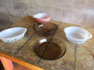 lot 48 image: Lot Of 5- Bowls, 2-Pyrex, 1-Anchor, 1-Glass Bake and 1-Unmarked.