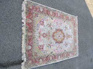 lot 18 image: 5-Ft x 7-Ft. Hand made Persian Tabriz  Rug, With A Center Medallion Design, Made In Iran