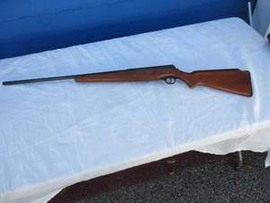 lot 20 image: Western Field  (Mossberg)  Model M150-C, Bolt Action 410 Shotgun, Holds 3-3 Shells