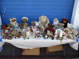 lot 91 image: LOT- Over 40-Collectable BOYDS BEARS, Mixed Sizes And Dates, Most Have Tags.