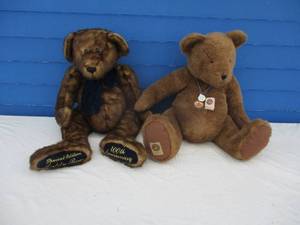 lot 87 image: 2-100 Year Anniversary Collectable Bears, 1- BOYDS BEAR, AND 1-DAVIS DEE
