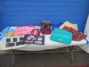 lot 89 image: LOT- Reusable Totes  Grocery Bags And 2-Cooler Lunch Bags