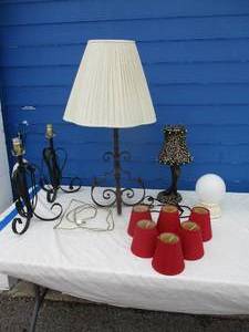 lot 118 image: LOT-Of Mixed Lamps and Shades