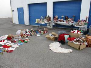 lot 123 image: VERY LARGE CHRISTMAS LOT. In Totes And Boxes, Ready To Go