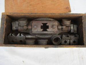 lot 132 image: VINTAGE- F. ARMSTRONG Bridgeport CT. Pipe Threader With Dies, Plumbers Tool, In Original Wood Box.