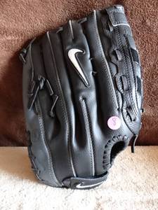 lot 8 image: Nike Diamond Elite Edge De-1400 14 Baseball Softball Glove Right Hand Throw - $$$