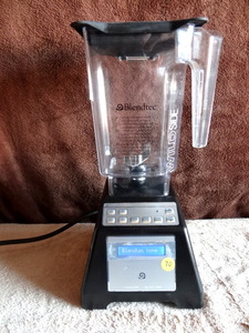 lot 70 image: BLENDTEC MODEL ES3 TOTAL BLENDER - BLACK BASE w 32 OZ. CONTAINER - TESTEDWORKS
