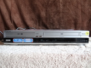 lot 76 image: Sony RDR-VX530 DVD Recorder VHS VCR Combo Player $$