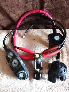 lot 82 image: PROFESSIONAL SCUBA GEAR - Seaquest Spectrum SCUBA Diving Regulator W 1st Stage & Octopus and Gauge Console