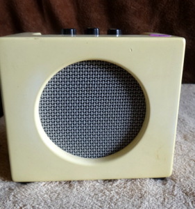lot 83 image: SoundTech AMP3 Guitar Amp Portable Music Station