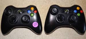 lot 122 image: XBOX 360 WIRELESS GAME CONTROLLERS