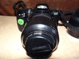 lot 135 image: Minolta Maxxum 400si Bundle W2 Lenses
