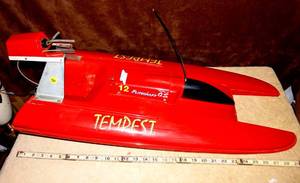 lot 136 image: Vintage Tempest Flitecraft Gas Powered Engine Speed Boat Flat Bottom Radio Controlled 31 Inches Long (NO MOTOR)