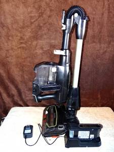 lot 152 image: BIG TICKET $$$$ - Shark ION F80 Lightweight Cordless Stick Vacuum with MultiFLEX (2 BATTERIES & CHARGER)