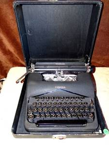 lot 159 image: Antique Smith & Corona Standard Typewriter Floating Shift W Case Vintage - WORKS $$$