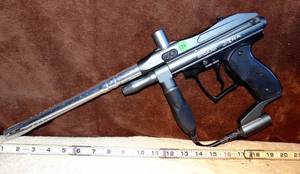 lot 177 image: Kingman Spyder Xtra Semi-Auto Paintball Gun